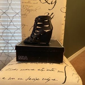 Mia wedge sandal black